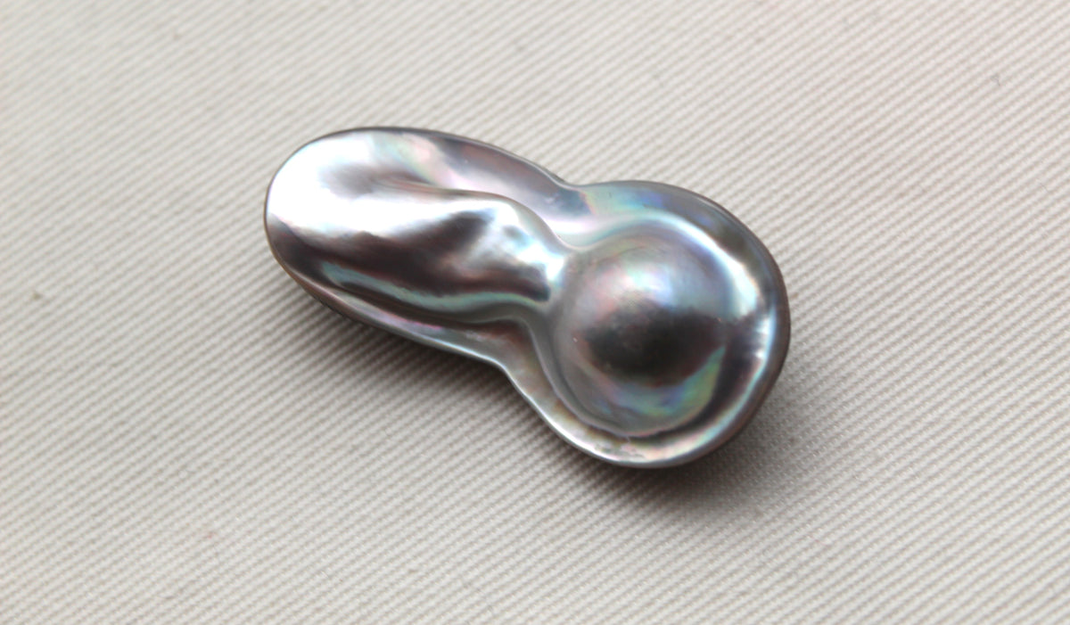 One nice Grey Mabe Pearl