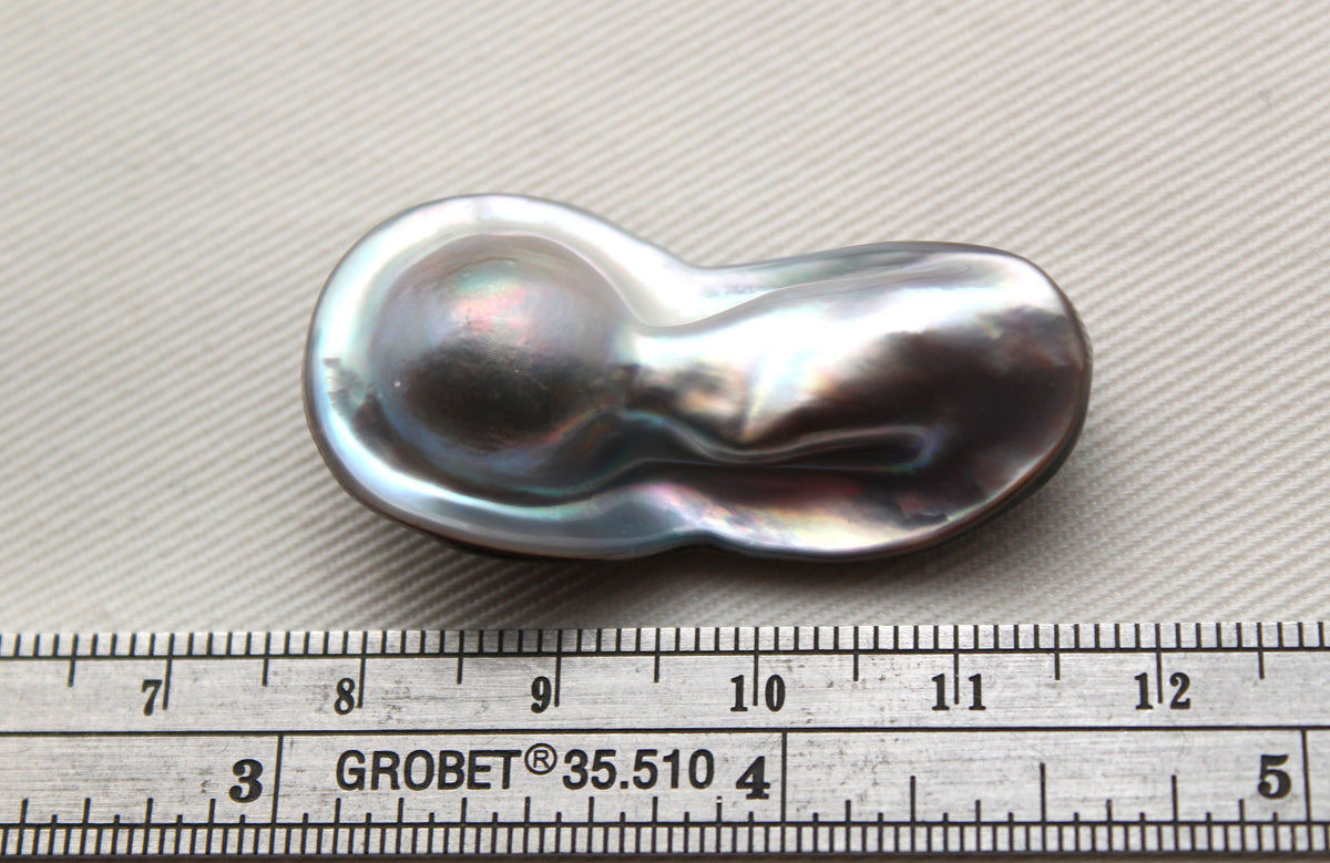 One nice Grey Mabe Pearl