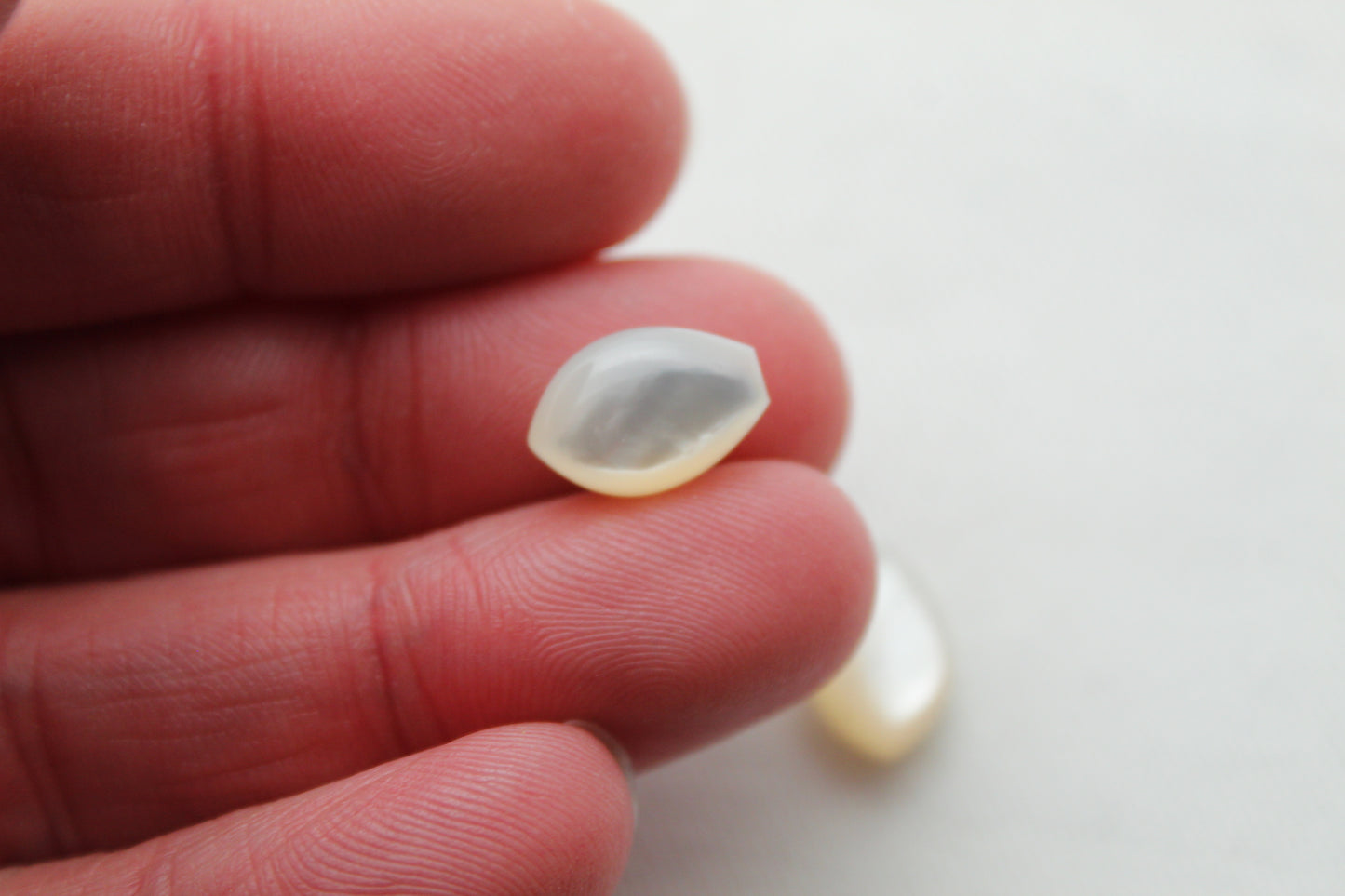 DEUX cabochons Nacre Pierres gemmes rondes 10MM