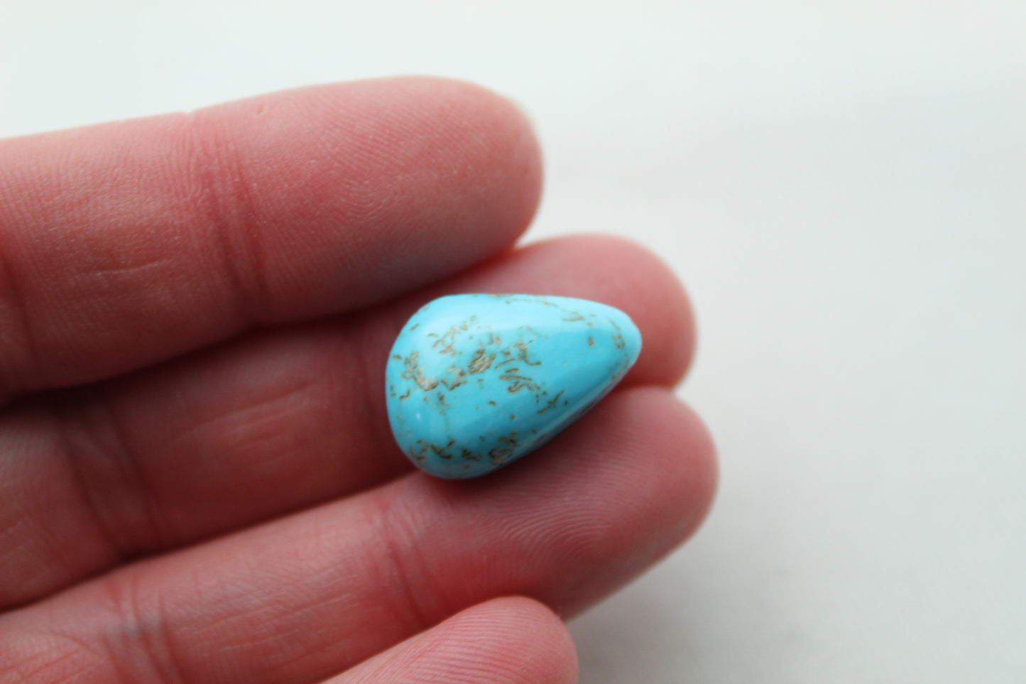 Kingman Turquoise cabochon Gemstone blue