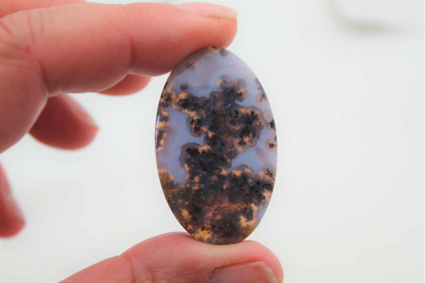 Grand cabochon en agate mousse violette forme libre pierre naturelle