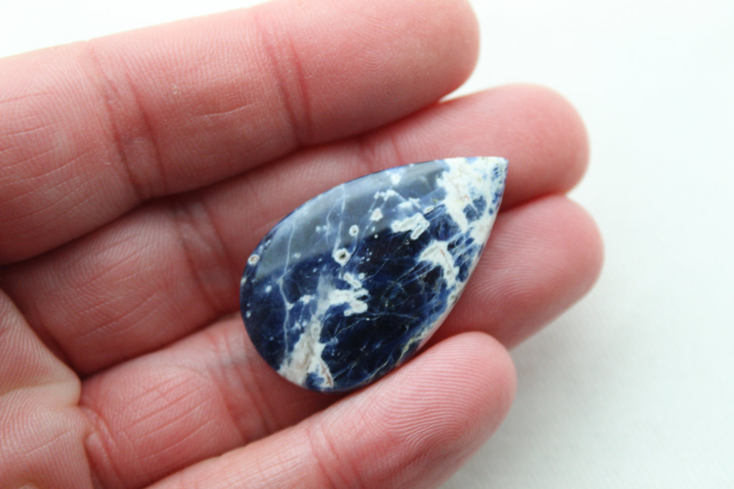 Cabochon Sodalite Gemstone bleu