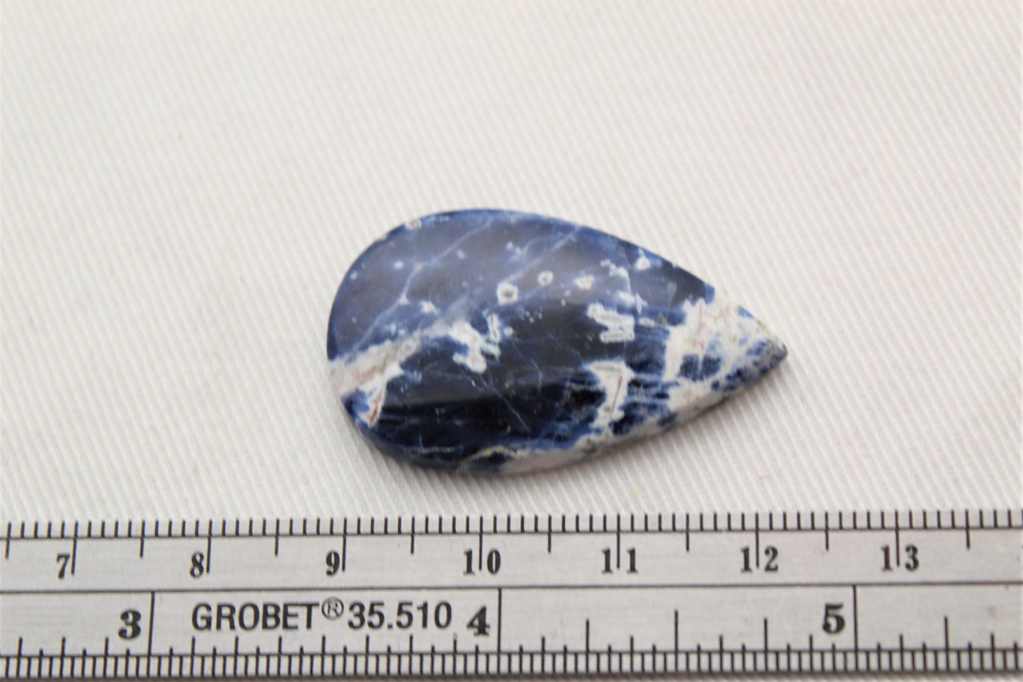 Cabochon Sodalite Gemstone bleu