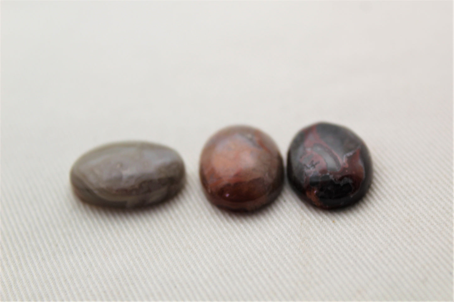 Three Crazy Lace Agate Cabochons Gemstones ovale 18x13mm