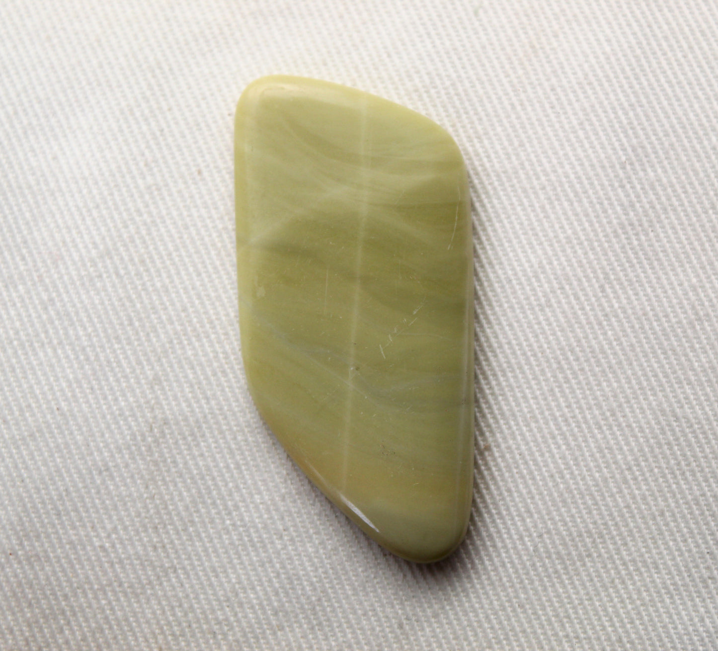 Grand cabochon de jaspe citronné