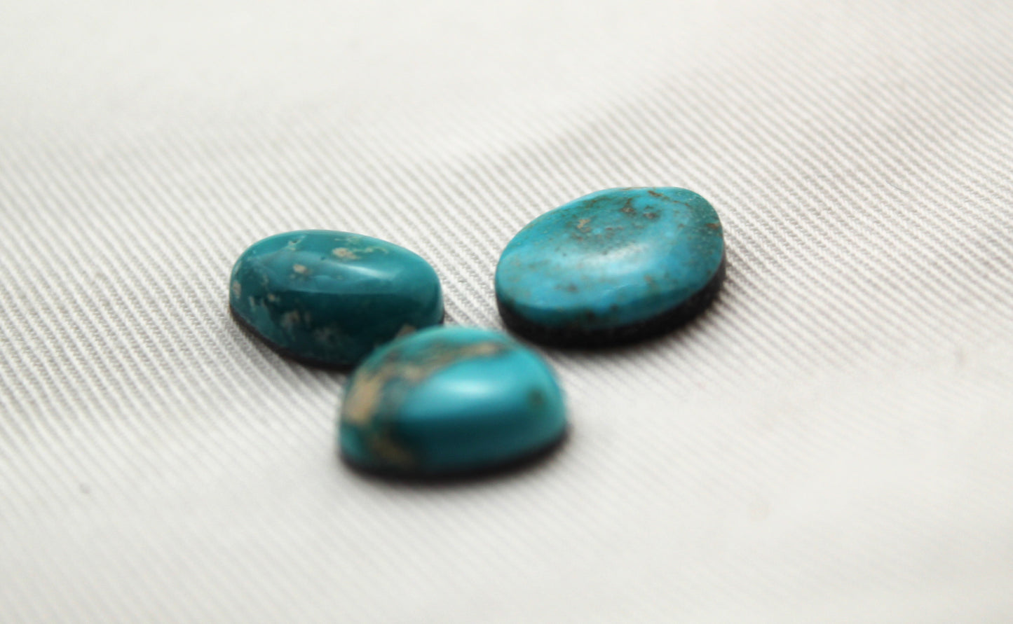 Kingman Turquoise lot Three cabochons Gemstones