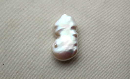 One Quality Freshwater Pearl White pearl