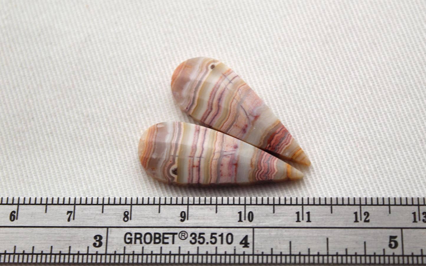 <tc>Paire d'Agates à bandes cabochon rose rouge blanc</tc>