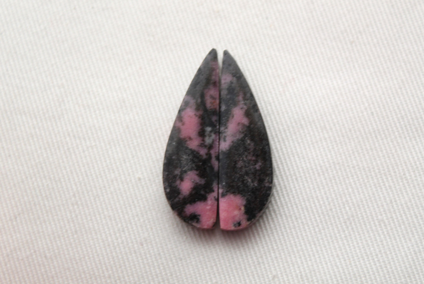 Paire de Cabochons triangle Rhodonite Gemstone rose noir