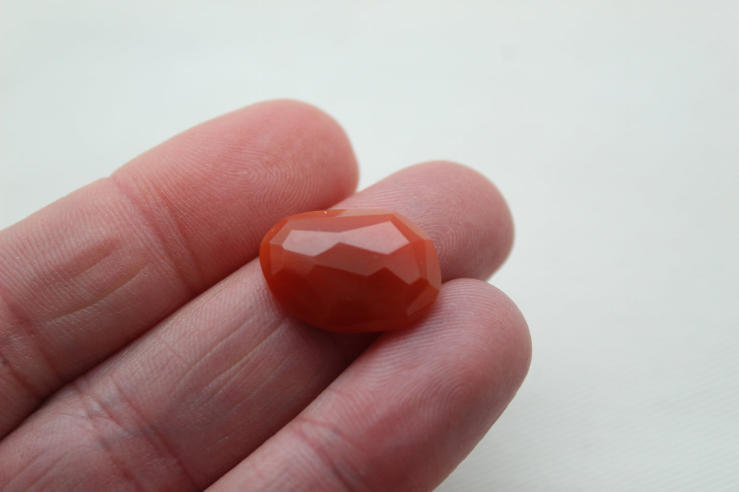 <tc>Deux Cabochons de Cornaline facettés pierre orange</tc>
