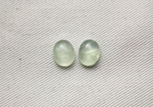 DEUX cabochons de prehnite Gemstones Ovale 8x10MM
