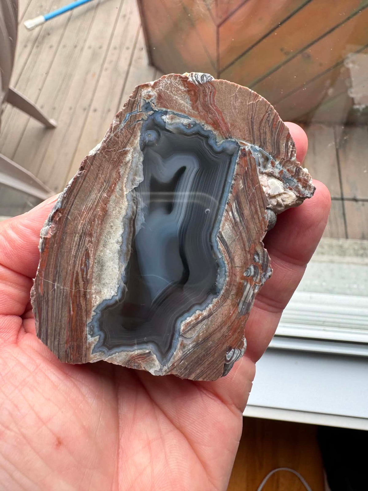 Thunder egg fluorescent Nodule polished Half nodule
