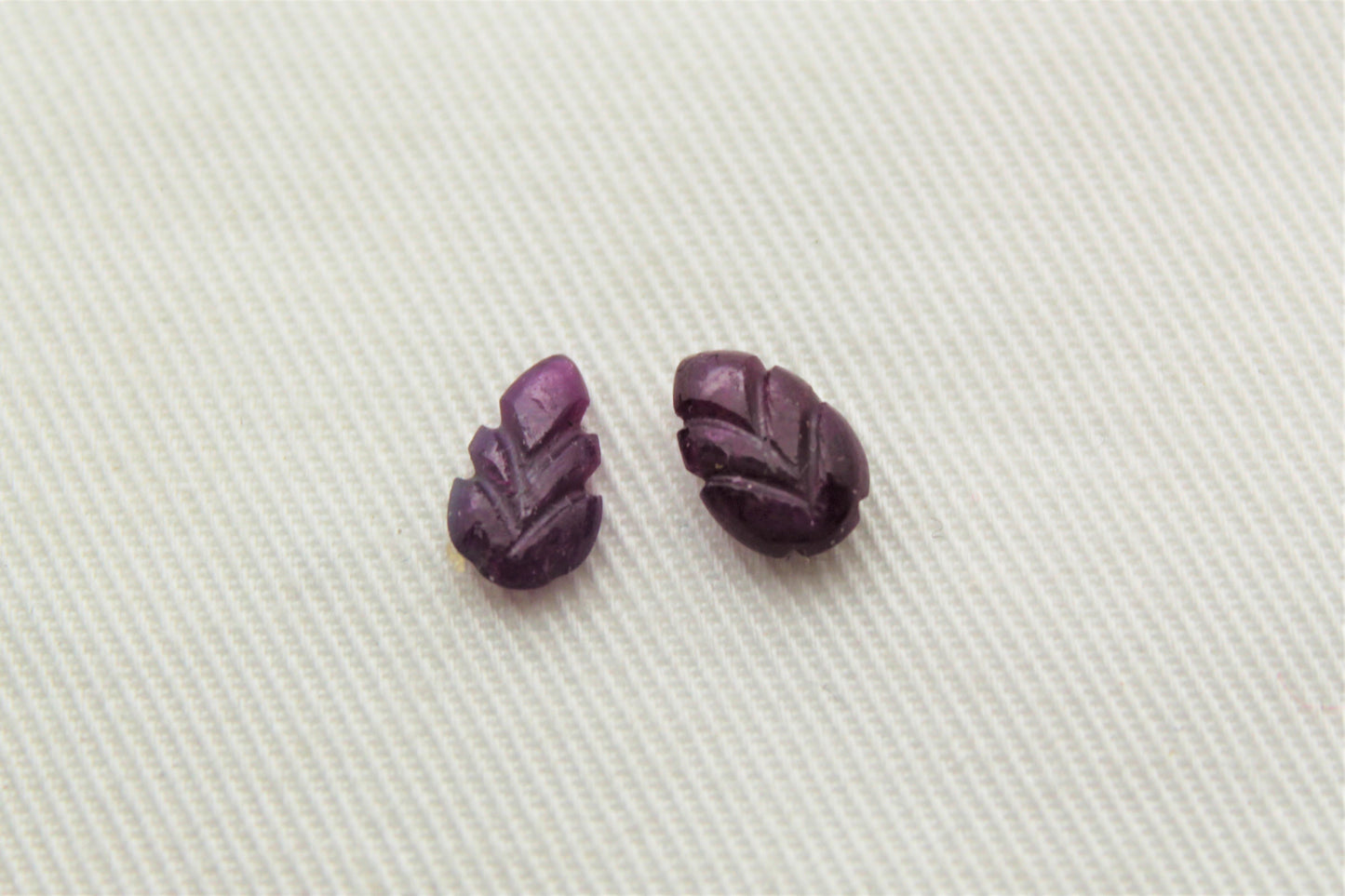 Lot of TWO  Mini Ruby Cabochons Engaved leaves