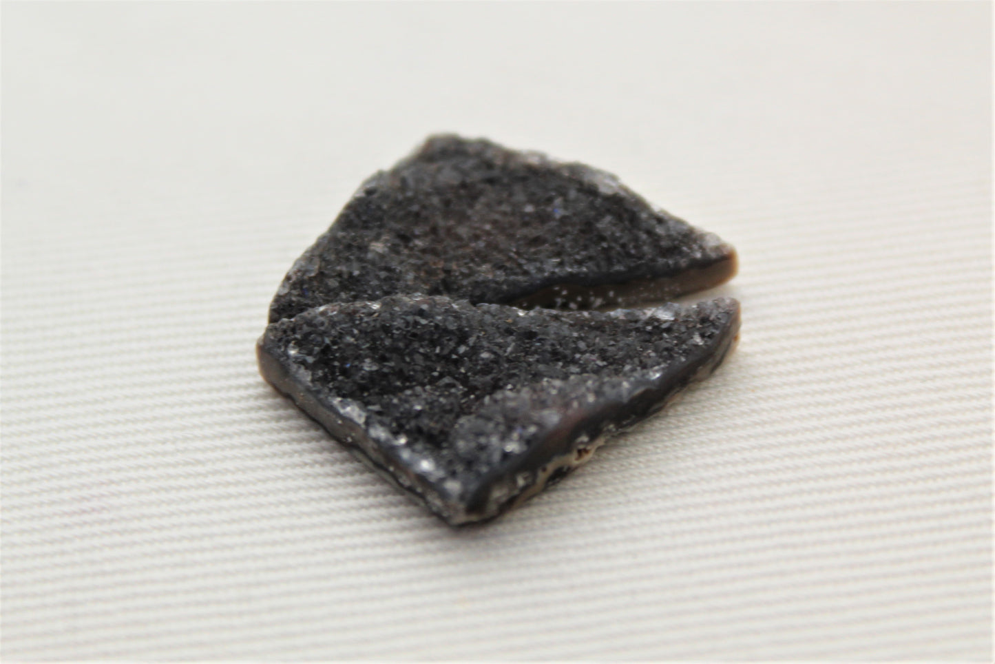 Paire de Cabochons Druzy Noirs