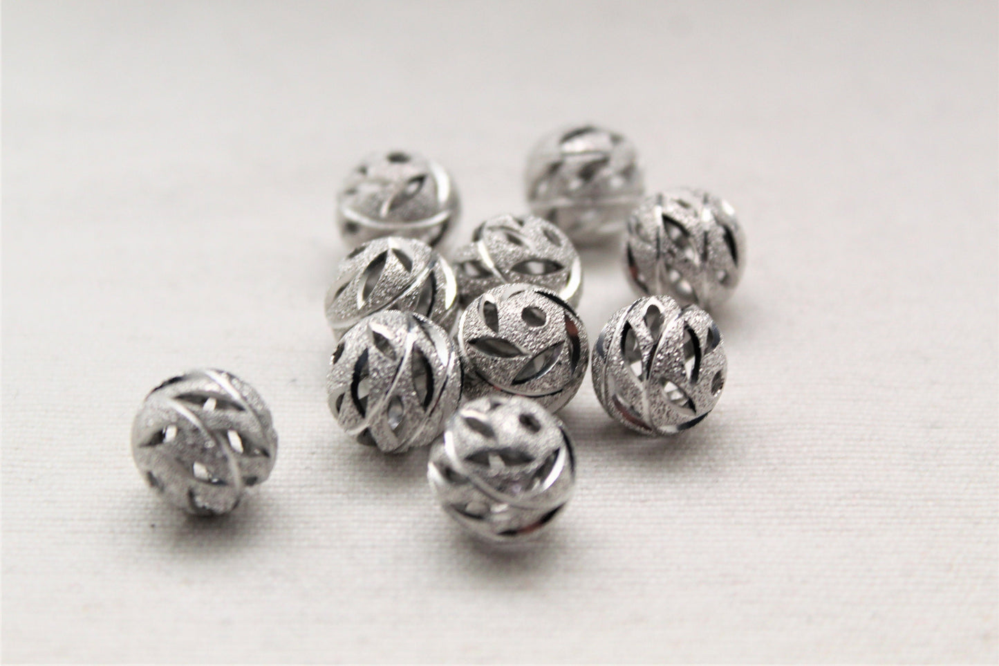 10 Frosted Silver Metal Round Beads 12 mm