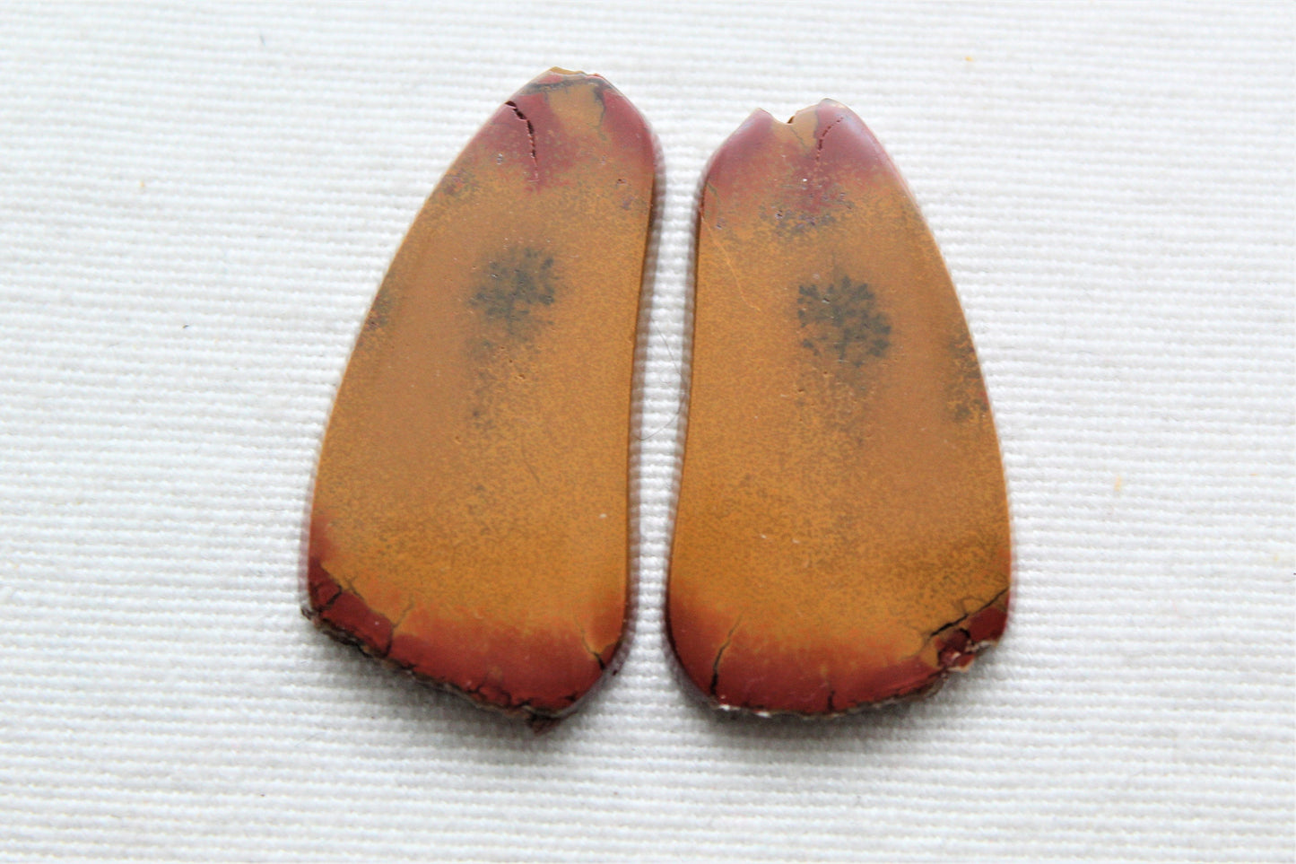 Mookaite Paire de pierres gemmes Cabochon jaune rouge bords rugueux