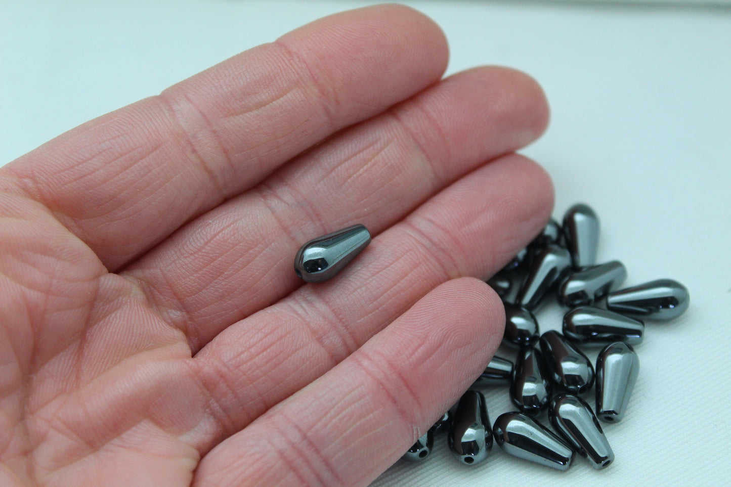 Lot of TWENTY FIVE Hematite beads  Gemstones 12x6 mm Drop