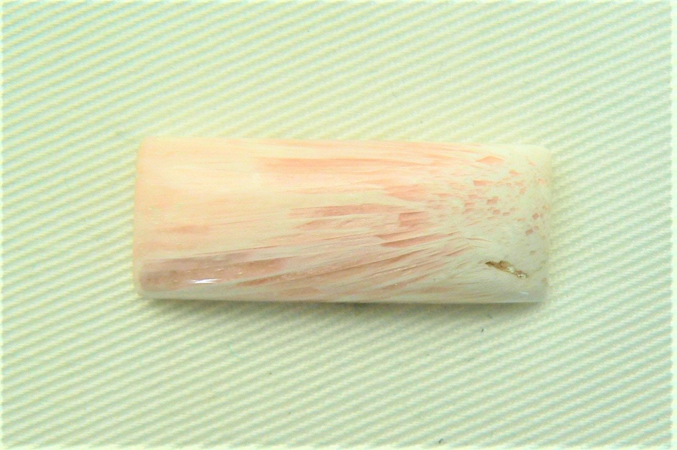 Scolecite rectangle Cabochon rose gemme blanche