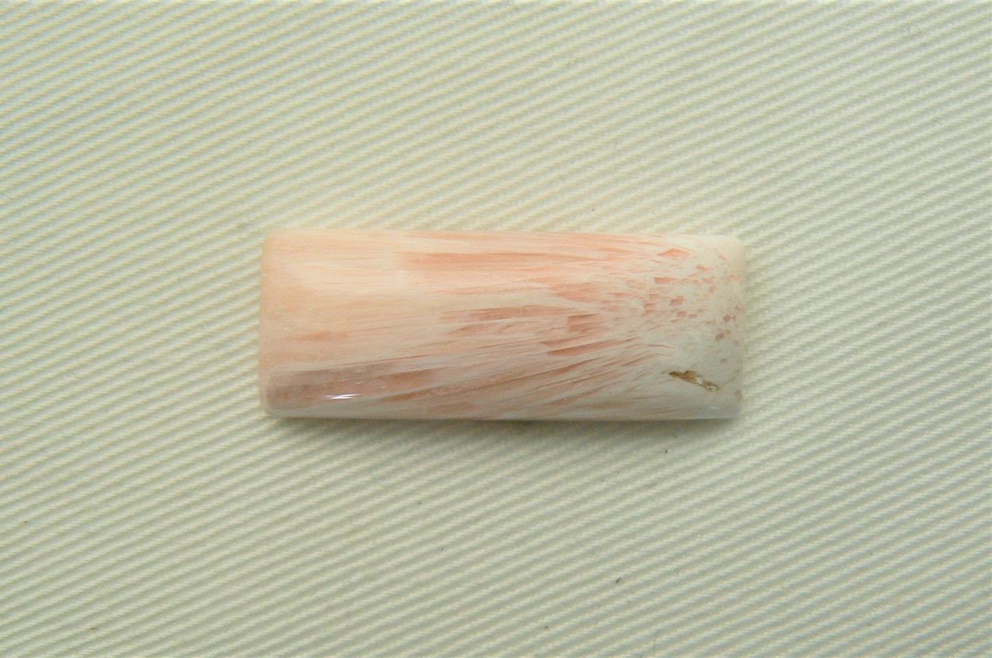 Scolecite rectangle Cabochon rose gemme blanche