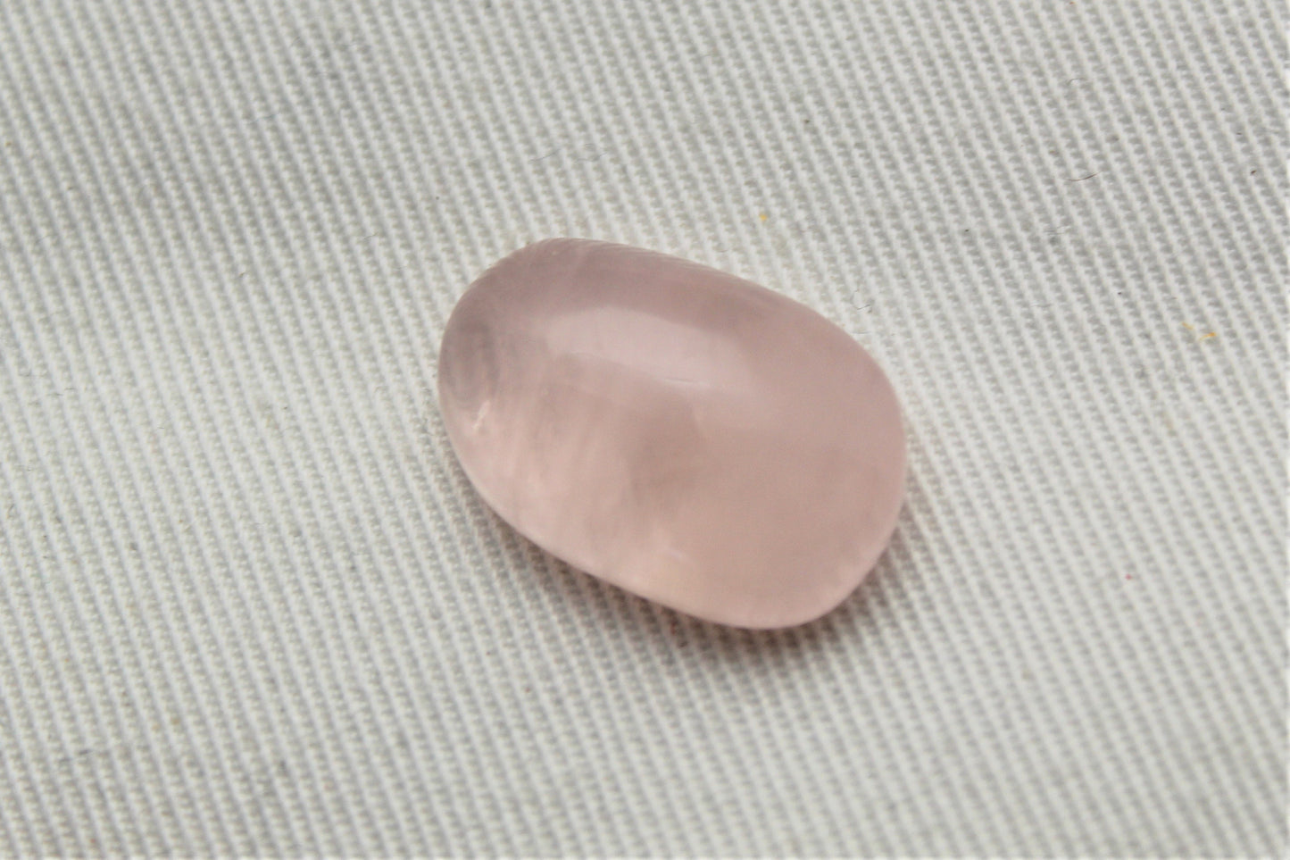 Forme libre petit quartz rose cabochon gemme rose