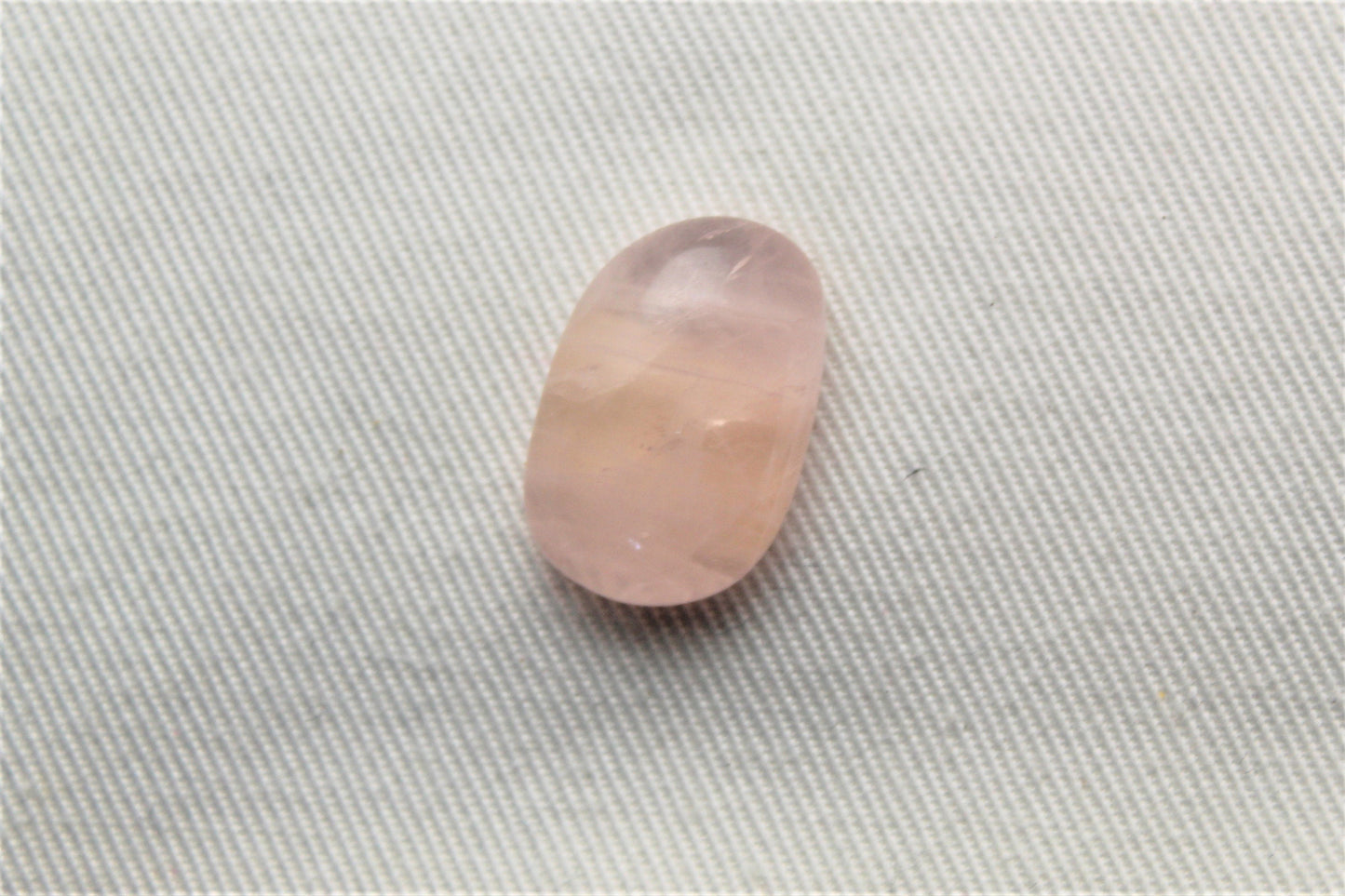 Forme libre petit quartz rose cabochon gemme rose