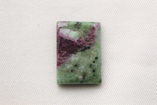 Ruby Zoisite Rough Top Cabochon Gemstone rose vert