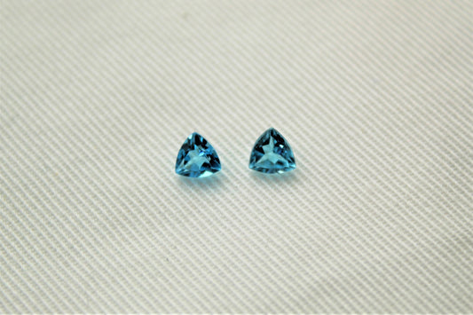 Deux trillions de pierres précieuses bleues topaze à facettes 5MM