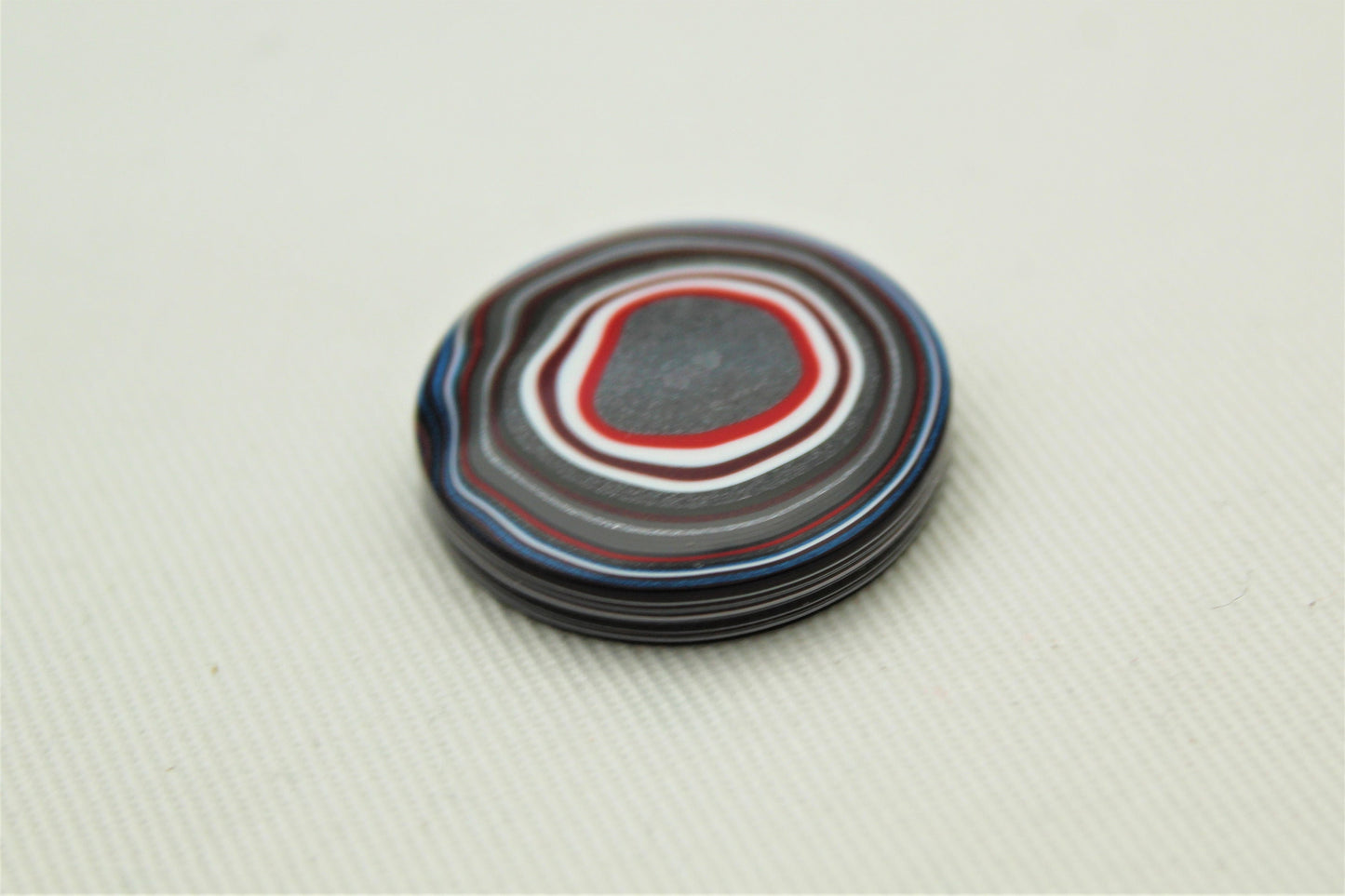 Fordite Cabochon round white red black 25MM