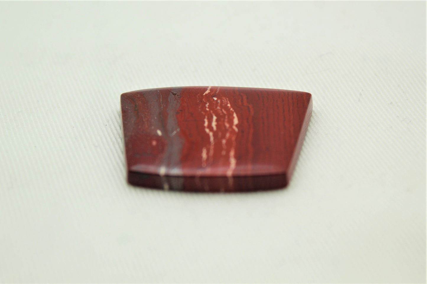 NICE SnakeSkin Jasper Cabochon red gemstone