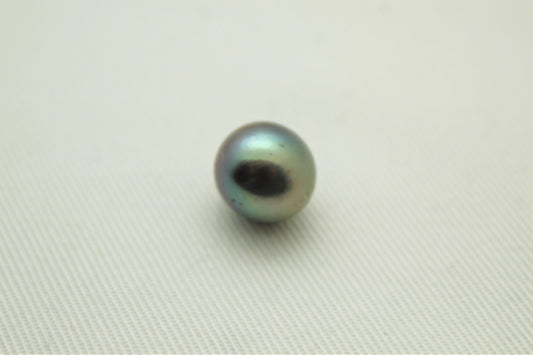 One Semi round Tahitian Pearl 11MM UNDRILLED